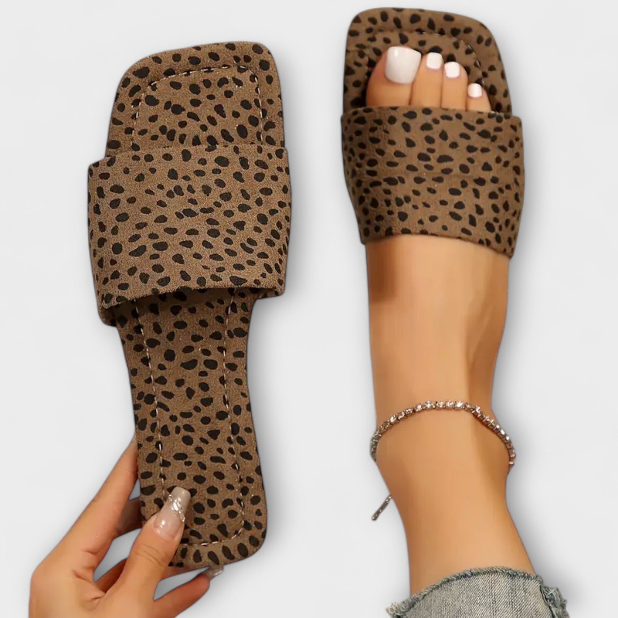 Ravne papuče s leopard uzorkom