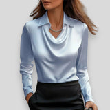 Silvia | bluza s luksuznim sjajem i plisiranim dekolteom
